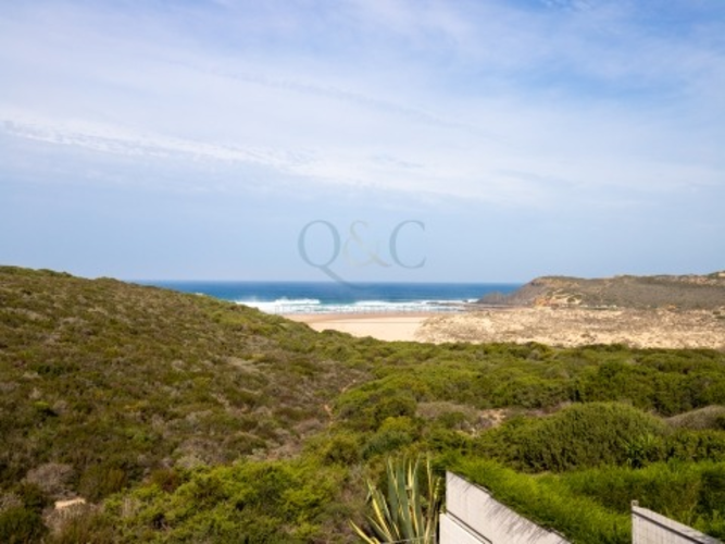 A rare opportunity to buy a house overlooking praia da amoreira.